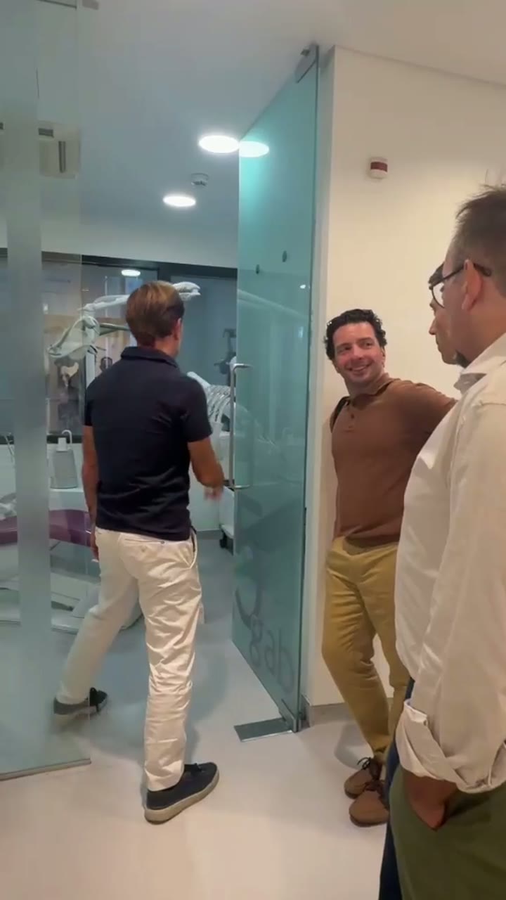 Visita à GSD Dental Clinics